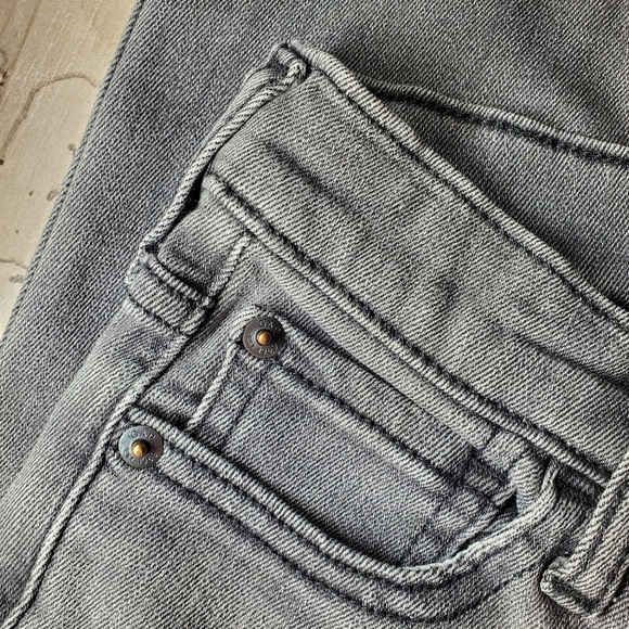 Gap Denim Size 7 Gray Stretch Skinny Jeans Distressed NWOT - Picture 7 of 13